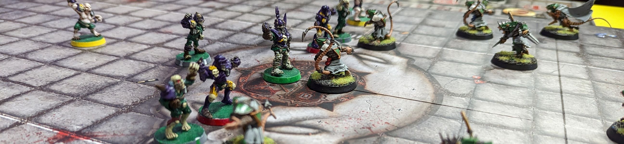 A Blood Bowl game in action